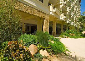 Costabella Tropical Beach Hotel