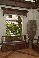 Costabella Tropical Beach Hotel