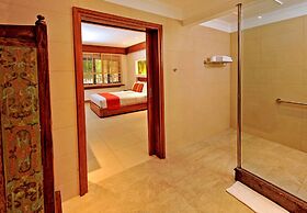 Costabella Tropical Beach Hotel