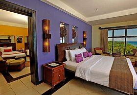 Costabella Tropical Beach Hotel