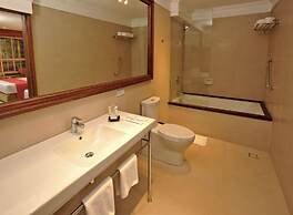 Costabella Tropical Beach Hotel