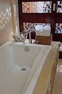 Costabella Tropical Beach Hotel