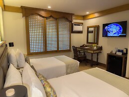 Costabella Tropical Beach Hotel