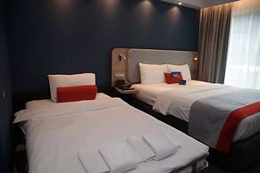 Holiday Inn Express Zurich Airport by IHG