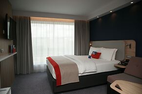 Holiday Inn Express Zurich Airport by IHG
