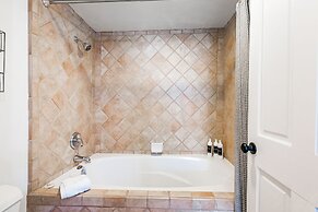 The Caledonian by All Seasons Resort Lodging