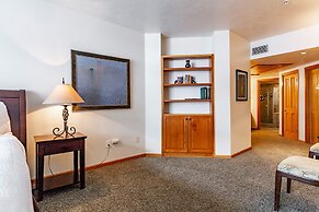 The Caledonian by All Seasons Resort Lodging