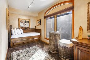 The Caledonian by All Seasons Resort Lodging