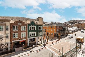 The Caledonian by All Seasons Resort Lodging