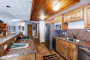 The Caledonian by All Seasons Resort Lodging