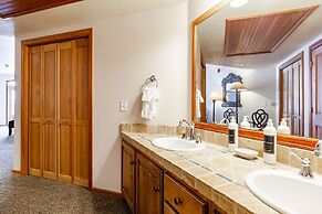 The Caledonian by All Seasons Resort Lodging