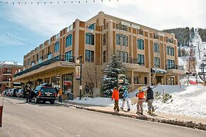 The Caledonian by All Seasons Resort Lodging