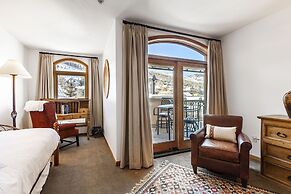 The Caledonian by All Seasons Resort Lodging