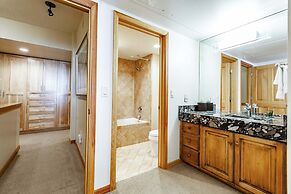 The Caledonian by All Seasons Resort Lodging