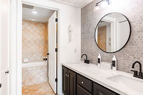 The Caledonian by All Seasons Resort Lodging