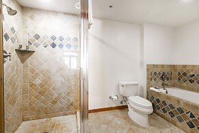 The Caledonian by All Seasons Resort Lodging