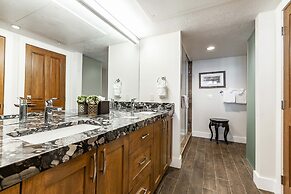 The Caledonian by All Seasons Resort Lodging