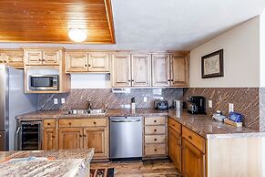 The Caledonian by All Seasons Resort Lodging