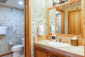 The Caledonian by All Seasons Resort Lodging