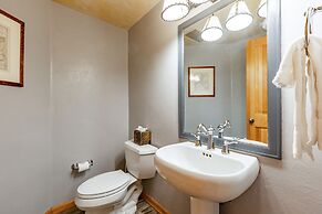 The Caledonian by All Seasons Resort Lodging