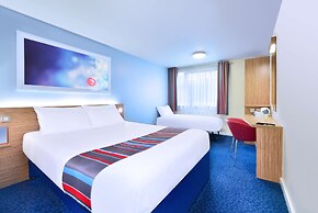 Travelodge Edinburgh Airport Ratho Station