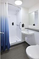 Travelodge Edinburgh Airport Ratho Station