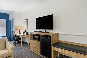 Best Western Plus Westgate Inn & Suites