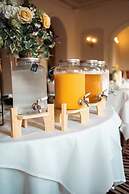 Classic Lodges - Bagden Hall Hotel