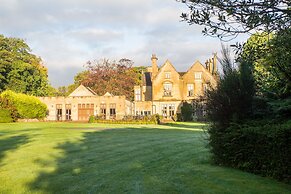 Classic Lodges - Bagden Hall Hotel