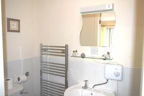 The Limes Country Lodge Hotel