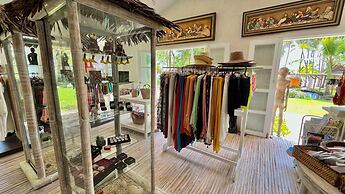 Coco Grove Beach Resort