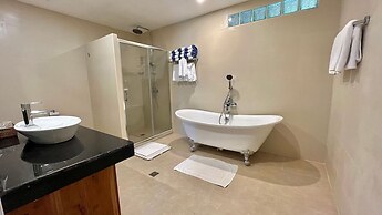 Coco Grove Beach Resort