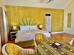 Coco Grove Beach Resort