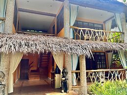 Coco Grove Beach Resort