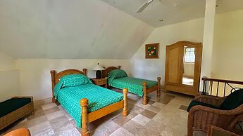 Coco Grove Beach Resort