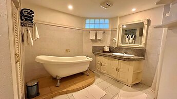 Coco Grove Beach Resort