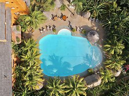 Coco Grove Beach Resort