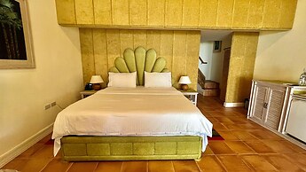 Coco Grove Beach Resort