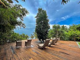 Coco Grove Beach Resort