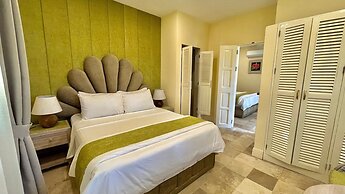 Coco Grove Beach Resort