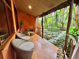 Coco Grove Beach Resort