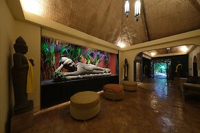 Coco Grove Beach Resort