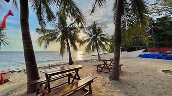 Coco Grove Beach Resort