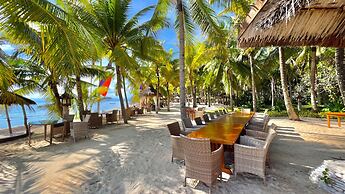 Coco Grove Beach Resort