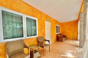 Coco Grove Beach Resort