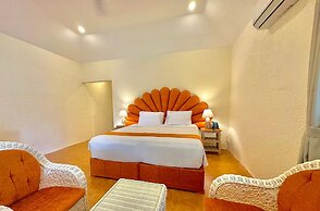 Coco Grove Beach Resort