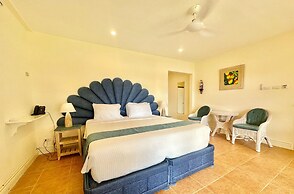 Coco Grove Beach Resort