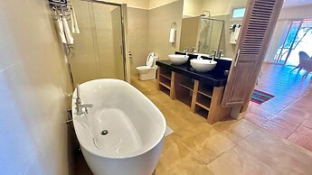 Coco Grove Beach Resort