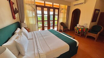 Coco Grove Beach Resort