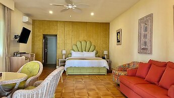 Coco Grove Beach Resort